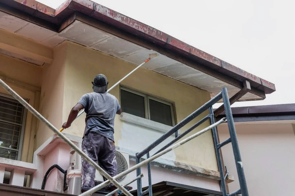 Pintar la fachada de tu casa en un chalet de Pamplona y comarca