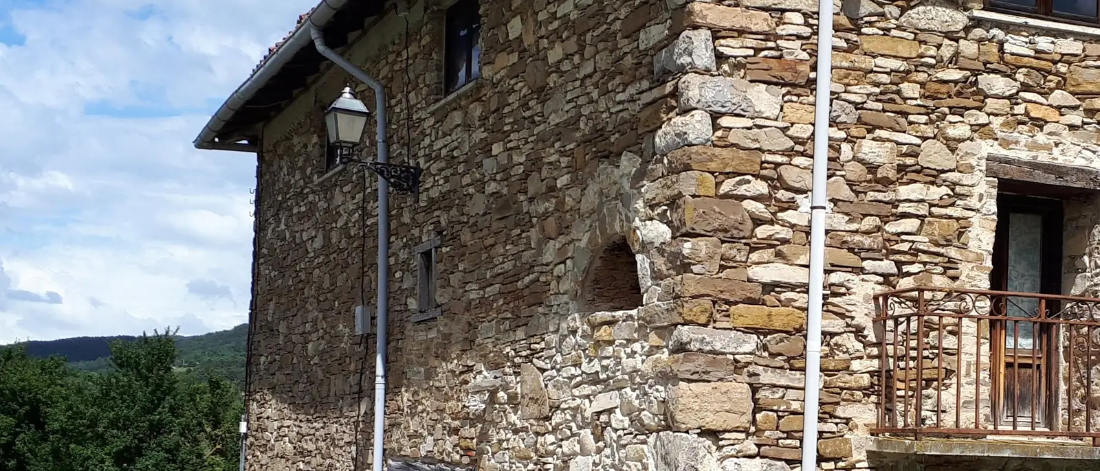 Viviendas de Esquíroz, en la comarca de Pamplona